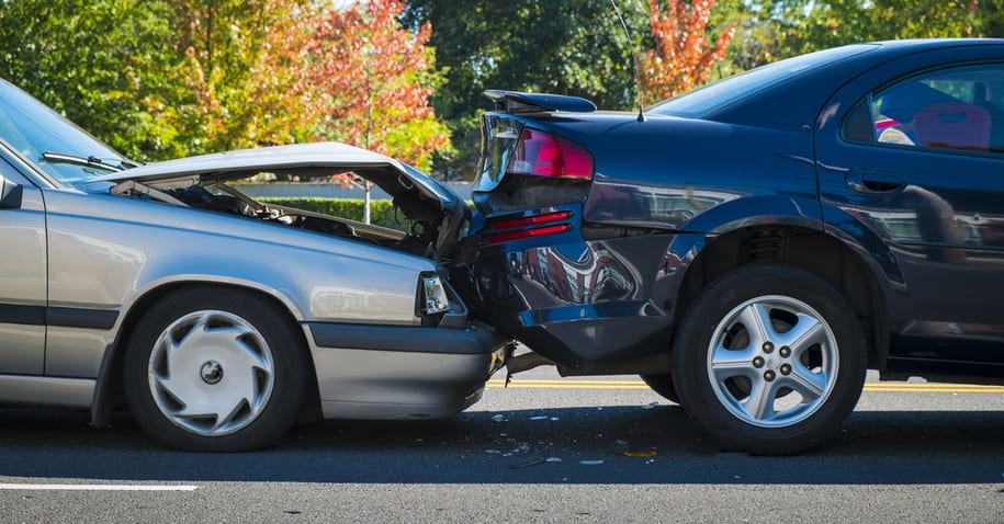 Bati meu carro: o que você precisa ou nunca deve fazer em acidentes